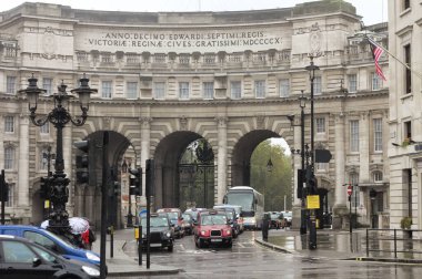 Londra, Londra İngiltere, İngiltere. Mayıs 05 2020. Yağmurlu sokaklar