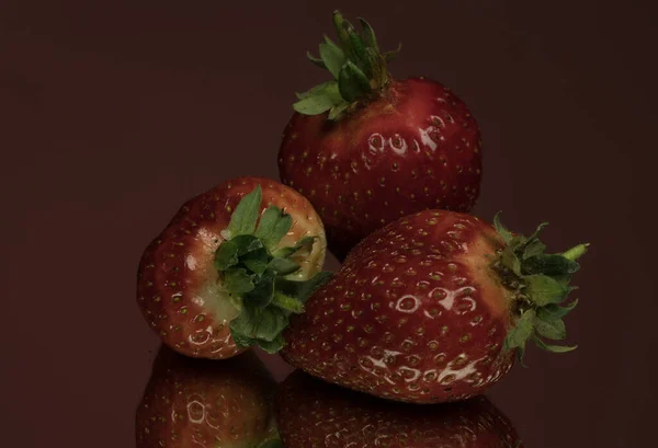 Erdbeere Auf Dem Tisch Nahaufnahme Erdbeeren — Stockfoto