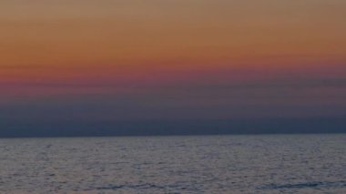 Sabah tırmanma dalgalar gündoğumu deniz