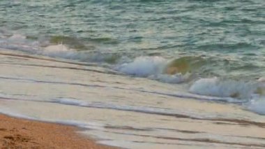 Sabah tırmanma dalgalar gündoğumu deniz