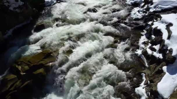 Cascada Montaña Río Tormentoso — Vídeo de stock