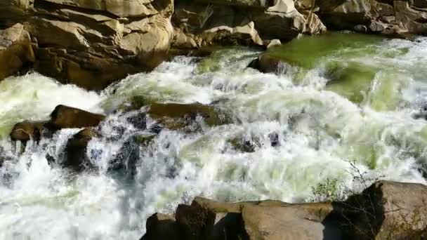 Cachoeira Montanha Rio Tempestuoso — Vídeo de Stock