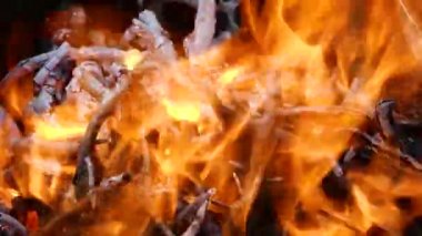 Yangın şenliğimiz kömürlerin ateş