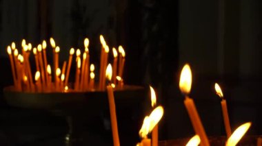 Katolik Kilisesi Mumları yakmak