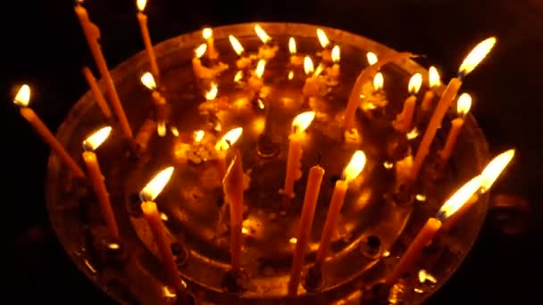 Свічок Спалюють Католицької Церкви — стокове відео