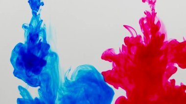 Mürekkep wate dökülür