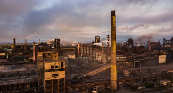 Indústria Planta Metalúrgica Amanhecer Fumaça Smog Emissões Ecologia Fotografia Aérea — Fotografia de Stock