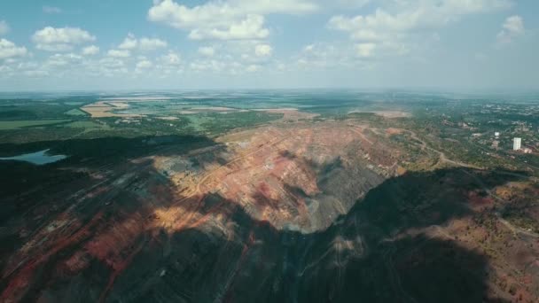 Pedreira Minério Ferro Pedreira Poço Aberto Mineração Enorme Vídeo Aéreo — Vídeo de Stock