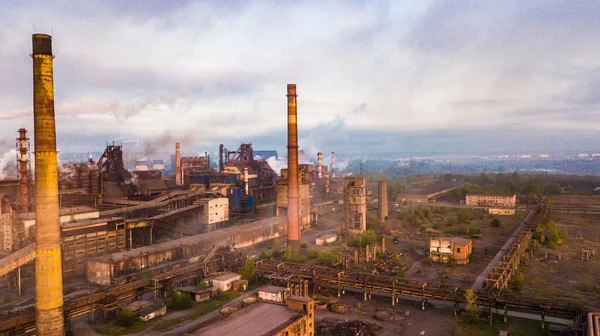 Indústria Planta Metalúrgica Amanhecer Fumaça Smog Emissões Ecologia Fotografia Aérea — Fotografia de Stock