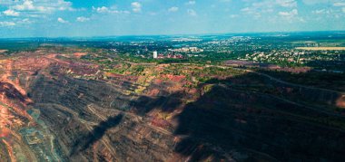 Demir cevheri ocağı demir madenciliği çok büyüktür..