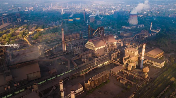 Industria Metalúrgica Planta Amanecer Humo Smog Emisiones Mala Ecología Fotografía —  Fotos de Stock