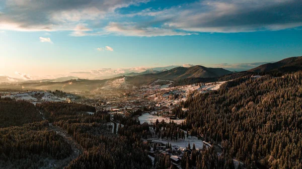 Karpaterna Vintertid Snöbarrskog Vid Solnedgången — Stockfoto