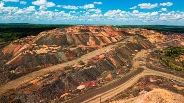 Demir cevheri ocağı demir madenciliği çok büyüktür..