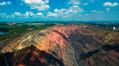 Demir cevheri ocağı demir madenciliği çok büyüktür..