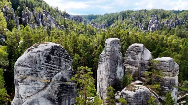 Benzersiz kayalar dağ Adrspasske skaly Ulusal Park Adrszpach, Çek Cumhuriyeti