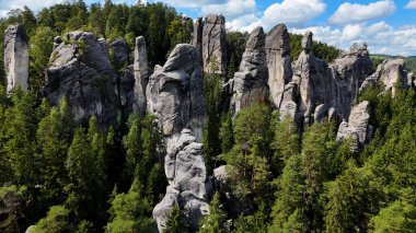 Benzersiz kayalar dağ Adrspasske skaly Ulusal Park Adrszpach, Çek Cumhuriyeti