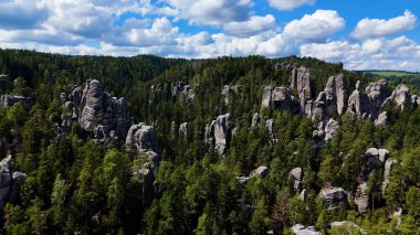 Benzersiz kayalar dağ Adrspasske skaly Ulusal Park Adrszpach, Çek Cumhuriyeti