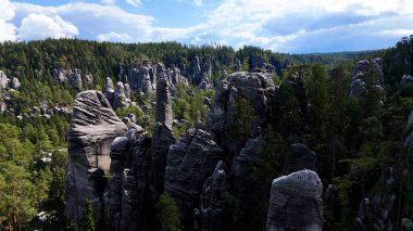 Benzersiz kayalar dağ Adrspasske skaly Ulusal Park Adrszpach, Çek Cumhuriyeti