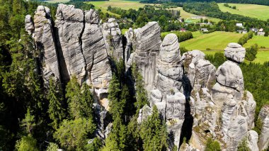Benzersiz kayalar dağ Adrspasske skaly Ulusal Park Adrszpach, Çek Cumhuriyeti