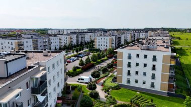 Şehir Mimarisi Avrupa insansız hava aracı eski şehir Opole Polonya 'nın üzerinden geçiyor 