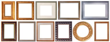 Beyaz arka planda izole edilmiş resim çerçeveleri oyulmuş altın.