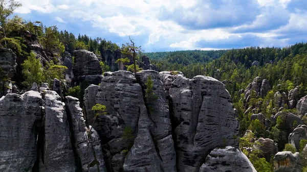 Benzersiz kayalar dağ Adrspasske skaly Ulusal Park Adrszpach, Çek Cumhuriyeti