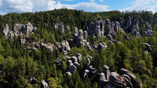Benzersiz kayalar dağ Adrspasske skaly Ulusal Park Adrszpach, Çek Cumhuriyeti