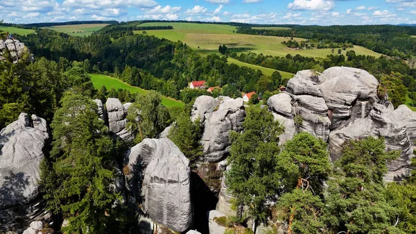 Benzersiz kayalar dağ Adrspasske skaly Ulusal Park Adrszpach, Çek Cumhuriyeti
