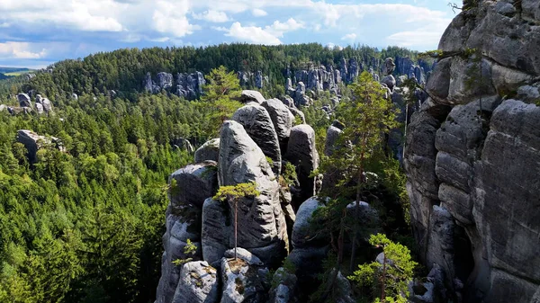Benzersiz kayalar dağ Adrspasske skaly Ulusal Park Adrszpach, Çek Cumhuriyeti