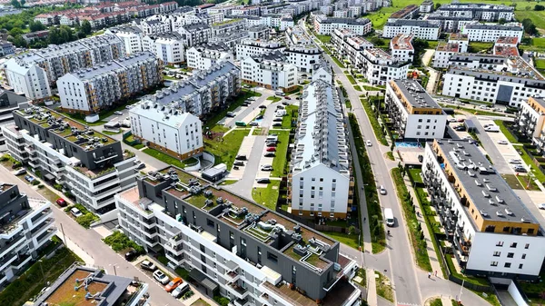 Şehir Mimarisi Avrupa insansız hava aracı eski şehir Opole Polonya 'nın üzerinden geçiyor 