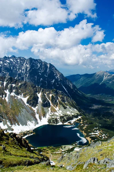 Landskapet på Karpaterna i Ukraina — Stockfoto