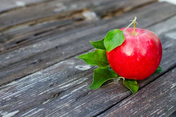 Schöne Saftige Äpfel Für Saft Einem Heißen Sommertag Für Gesunde — Stockfoto