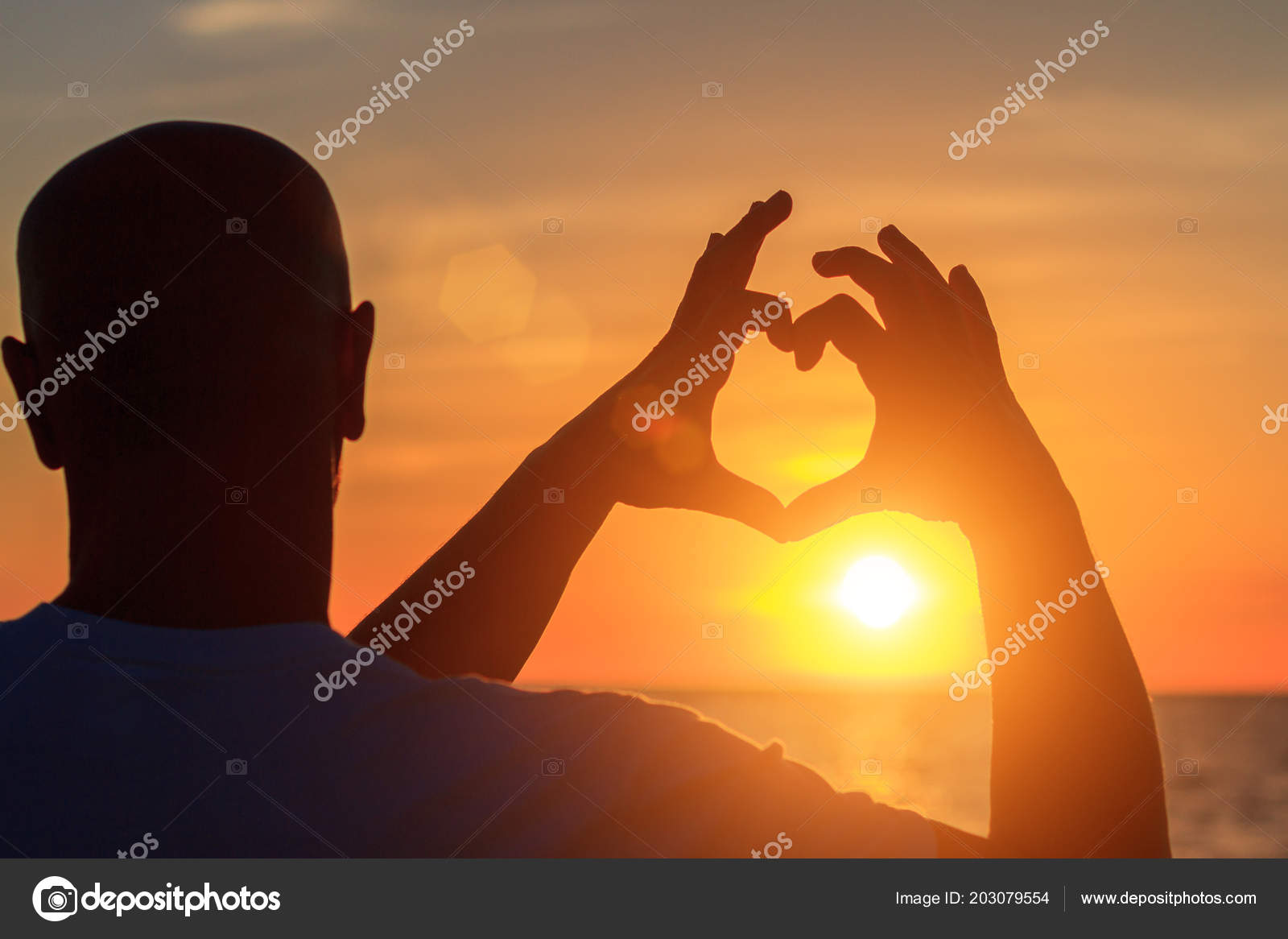 Mains Hommes Forme Cœur Contre Lumière Soleil Dans Ciel