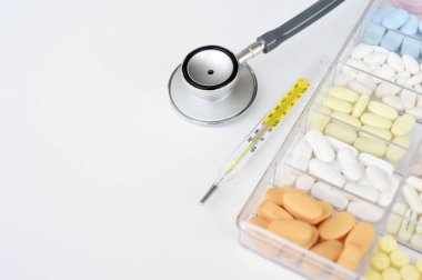 stetoskop ve arka plan için termometre yakın çekim