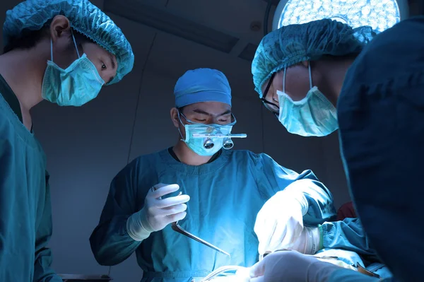 Grupo Cirugía Veterinaria Sala Operaciones Con Iluminación Arte Filtro Azul —  Fotos de Stock