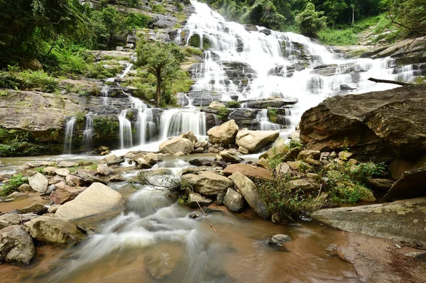 Prachtige Waterval Met Stenen Het Bos Thailand — Stockfoto