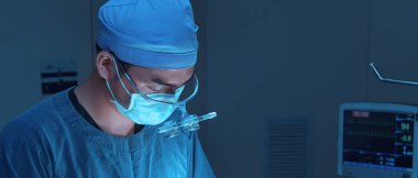 Veteriner Cerrahi operasyon odasında aydınlatma sanat ile almak ve filtre mavi