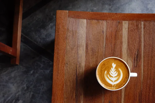 Šálek Kávy Latte Art Dřevěném Pozadí — Stock fotografie