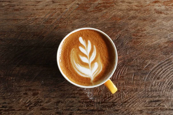 Šálek Kávy Latte Art Dřevěném Pozadí — Stock fotografie