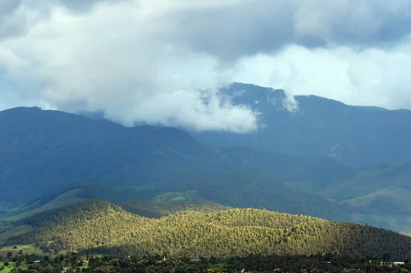 Manzara Deniz Sis Dağlar Tayland — Stok fotoğraf