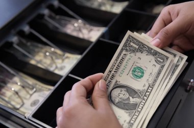 Yüksek açı görünümünü değiştirmek nakit için arama kasiyer