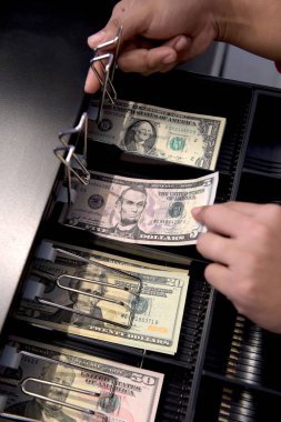 Yüksek açı görünümünü değiştirmek nakit için arama kasiyer