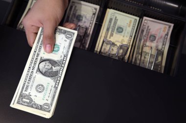 Yüksek açı görünümünü değiştirmek nakit için arama kasiyer