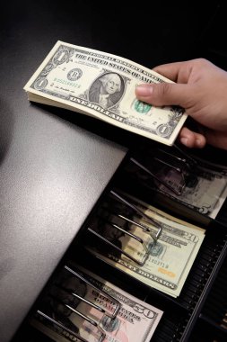 Yüksek açı görünümünü değiştirmek nakit için arama kasiyer