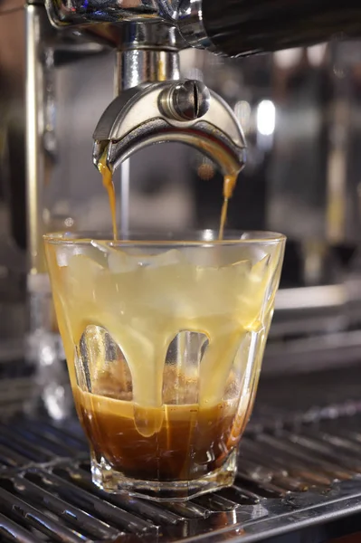 Primer Plano Máquina Café Que Prepara Taza Café — Foto de Stock