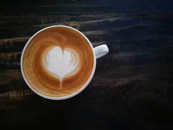 Una Taza Café Latte Arte Sobre Fondo Madera — Foto de Stock