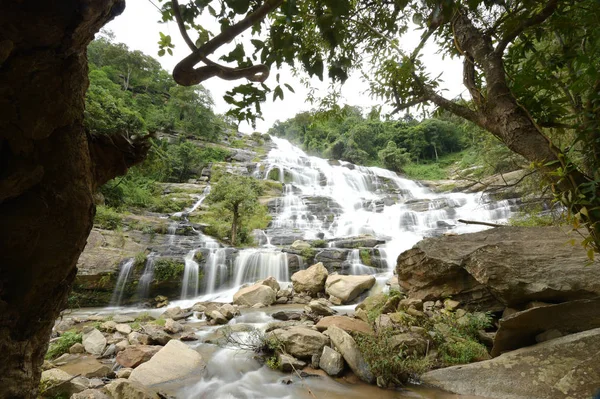 Чудовий Водоспад Камінням Лісі Таїланд — стокове фото