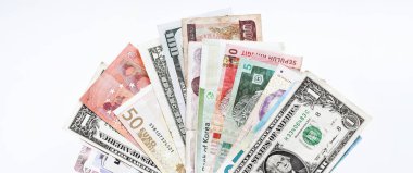 Beyaz arkaplanda izole edilmiş banknotun kapatılması