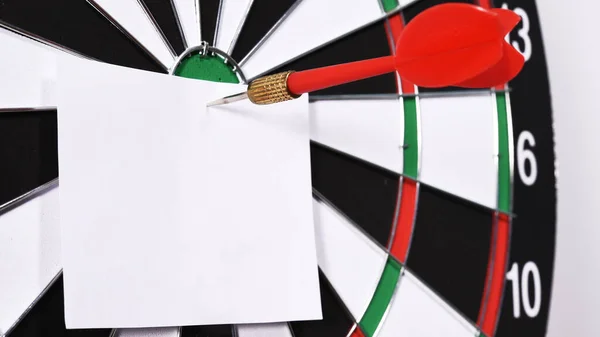 Target Red Arrow Paper Note Center Dartboard — Stock Photo, Image
