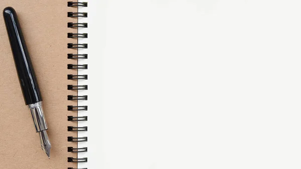 Close Van Notebook Met Pen Voor Achtergrond — Stockfoto
